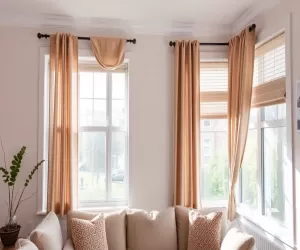Dwa okna w salonie jakie firany